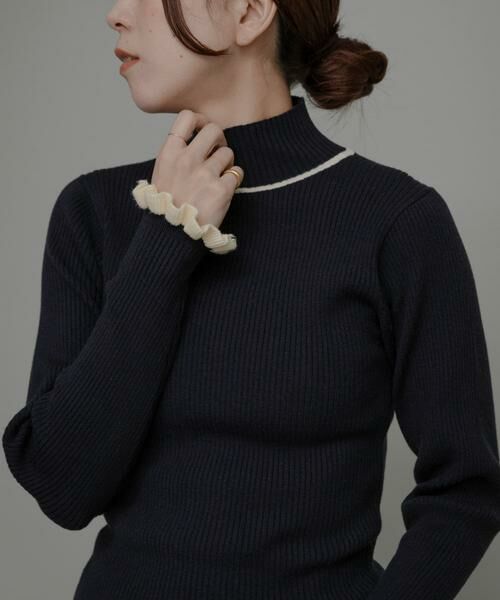 Sonny Label / サニーレーベル ニット・セーター | 袖口フリルハイネックプルオーバー（ネイビー）