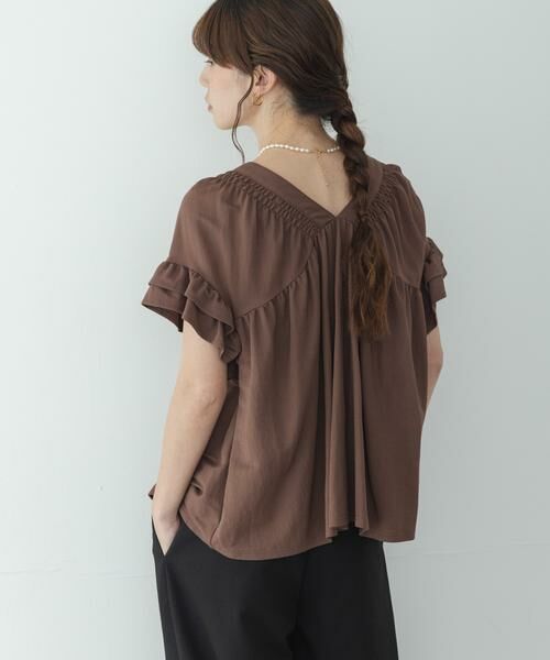 Sonny Label / サニーレーベル シャツ・ブラウス | シャーリングフリルスリーブプルオーバー（ブラウン）