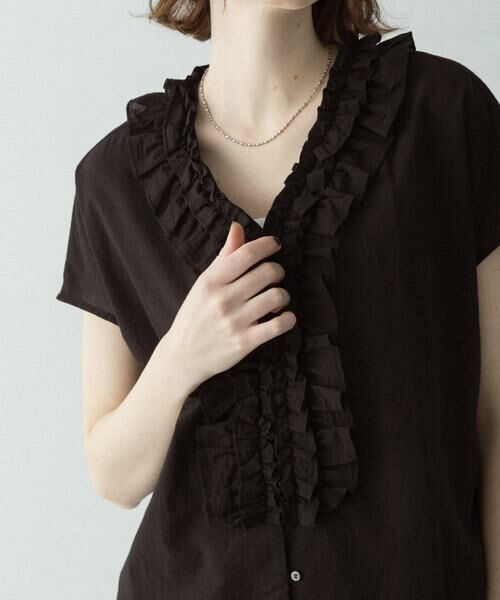 Sonny Label / サニーレーベル シャツ・ブラウス | Vネックフリルカラーブラウス（ブラック）