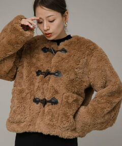 ノーカラーフェイクファーコート