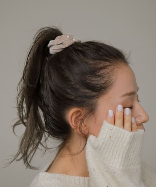 セール】 パール付きシュシュ （ヘアゴム・シュシュ