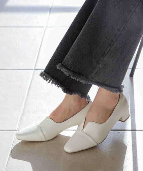 ＊＊Sonny Label / サニーレーベル パンプス | Vカットローヒールパンプス（アイボリー）