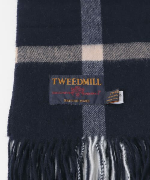 ロンドン百貨店で購入。LIBERTY ネイビーと紫の花柄マフラー ロンドン百貨店で購入。LIBERTY ネイビーと紫の花柄マフラー