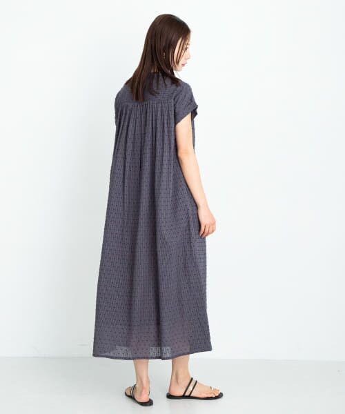 BEBEY's 多混率シワストライプ ライトギャザー ワンピース 黒1 セール】切替ギャザーワンピース（ワンピース）｜titivate