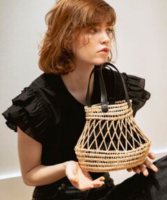 フリルフレンチスリーブプルオーバー