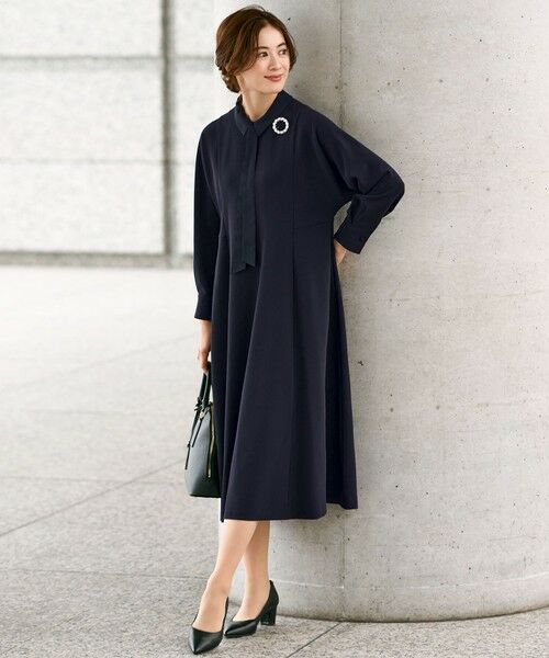 S size ONWARD(小さいサイズ) / エスサイズオンワード ロング・マキシ丈ワンピース | 【VERYコラボ】トリアセダブルジョーゼット つけ襟 ボウタイワンピース | 詳細1