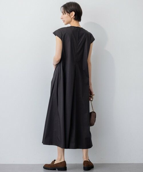 S size ONWARD(小さいサイズ) / エスサイズオンワード ロング・マキシ丈ワンピース | 【接触冷感/撥水加工/洗える】ストレッチブロード Vネックワンピース | 詳細2
