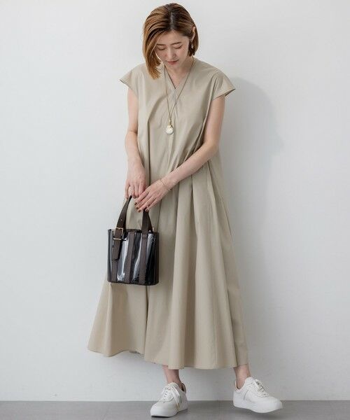 S size ONWARD(小さいサイズ) / エスサイズオンワード ロング・マキシ丈ワンピース | 【接触冷感/撥水加工/洗える】ストレッチブロード Vネックワンピース | 詳細5