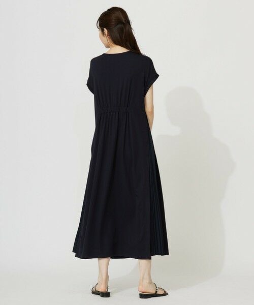 S size ONWARD(小さいサイズ) / エスサイズオンワード ロング・マキシ丈ワンピース | 【接触冷感・UVカット・洗える】ハイストレッチスムースサイドプリ−ツ ワンピース | 詳細10