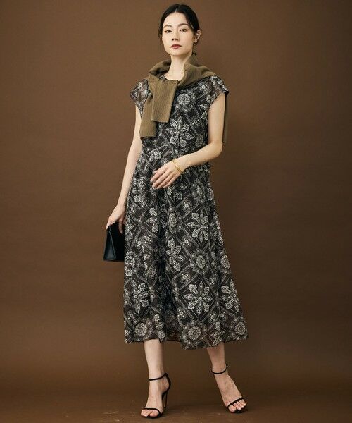 S size ONWARD(小さいサイズ) / エスサイズオンワード ロング・マキシ丈ワンピース | 【カタログ掲載】ロータスタイルプリント ワンピース（ブラウン）