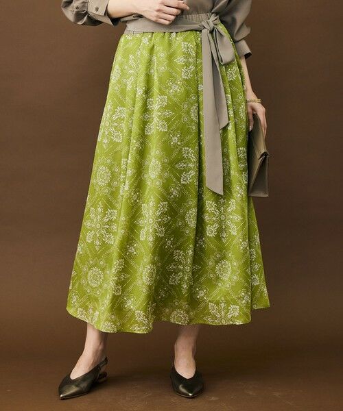 S size ONWARD(小さいサイズ) / エスサイズオンワード ミニ・ひざ丈スカート | 【カタログ掲載】ロータスタイルプリント スカート（ピスタチオ）