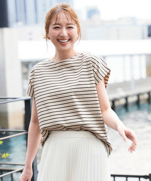 S size ONWARD(小さいサイズ) / エスサイズオンワード カットソー | 【シルクタッチさら魅せTシャツ】後ろコクーン プルオーバー（ライトベージュ×ブラウン）