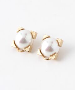 SQUARED PEARL EARCLIP