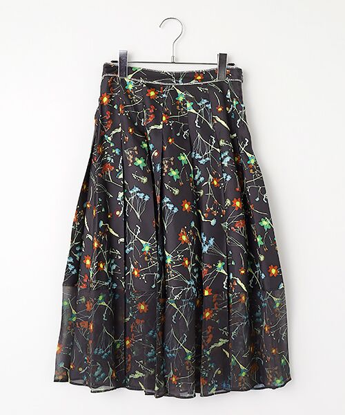 【ホリデーシーズンを彩る】華やぎ花柄アイテム