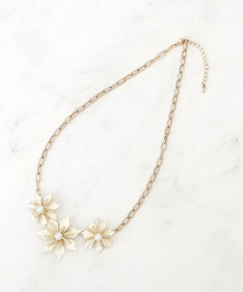 SunaUna / スーナウーナ ネックレス・ペンダント・チョーカー | 【フェイクパール付】フラワーモチーフショートネックレス | 詳細2