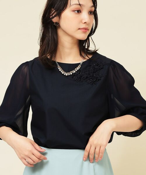 SunaUna / スーナウーナ シャツ・ブラウス | 【フラワーモチーフ付き／袖シフォン】肘下丈ブラウス | 詳細4