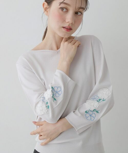SunaUna / スーナウーナ ニット・セーター | 【SS～Lサイズ展開／フラワー刺繍】クラフトニット（ライトグレー(011)）
