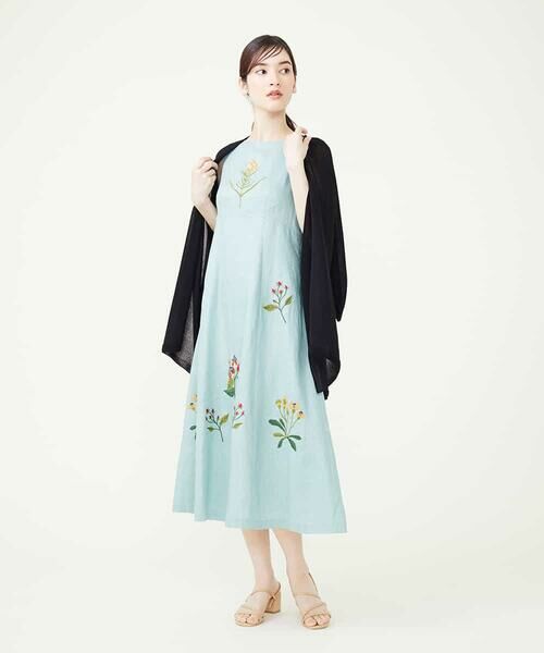 ボタニカル刺繍ドレス