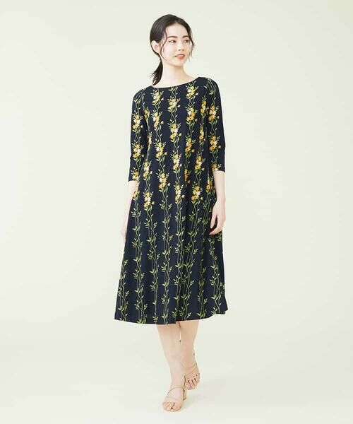 Sybilla / シビラ ロング・マキシ丈ワンピース | ストライプフラワー刺繍ドレス | 詳細1