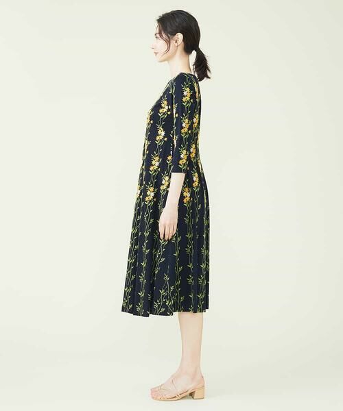 Sybilla / シビラ ロング・マキシ丈ワンピース | ストライプフラワー刺繍ドレス | 詳細3