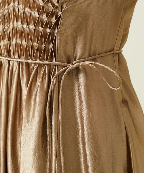 Sybilla / シビラ ドレス | 【MONOTONE】ゴールドスモッキングドレス | 詳細10