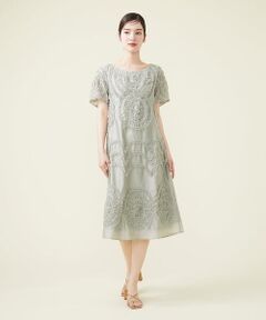 サークル刺繍ドレス