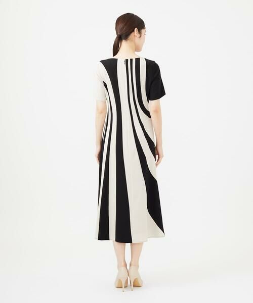 Sybilla / シビラ ドレス | ウェーブバイカラードレス | 詳細4