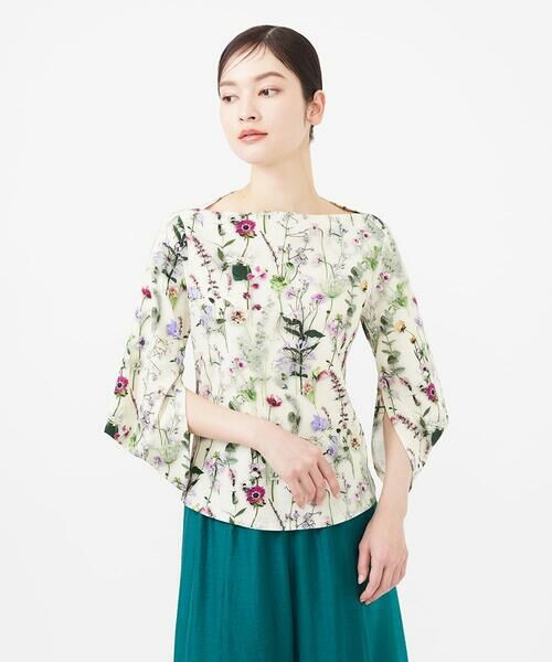 Sybilla/シビラ フォトフラワープリントカットソー ライトベージュ L Sybilla/シビラ フォトフラワープリントカットソー ライトベージュ L