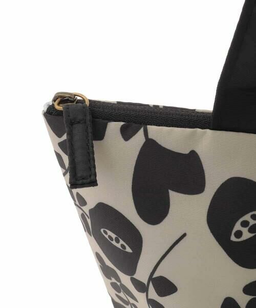 Sybilla / シビラ トートバッグ | 【保冷・保温】モノトーンフラワープリントトートバッグ | 詳細3