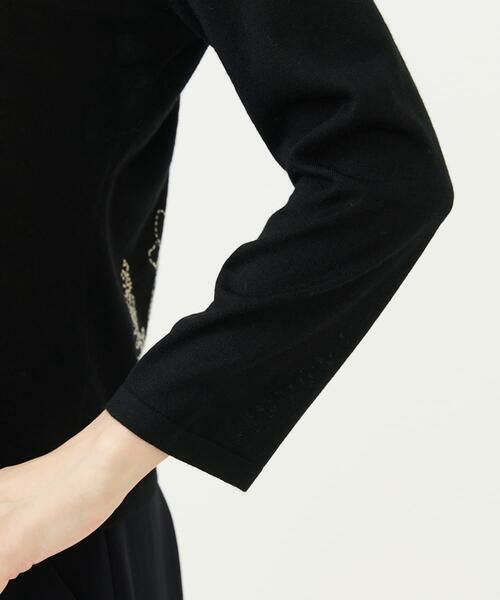 Sybilla / シビラ ニット・セーター | ステッチフラワー刺繍プルオーバー | 詳細10