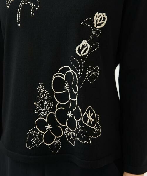 Sybilla / シビラ ニット・セーター | ステッチフラワー刺繍プルオーバー | 詳細14