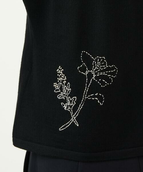 Sybilla / シビラ ニット・セーター | ステッチフラワー刺繍プルオーバー | 詳細15