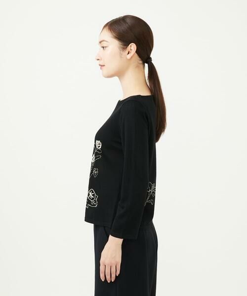 Sybilla / シビラ ニット・セーター | ステッチフラワー刺繍プルオーバー | 詳細7