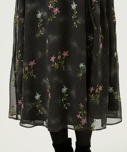 Sybilla / シビラ ロング・マキシ丈ワンピース | ドットフラワー刺繍ドレス | 詳細10