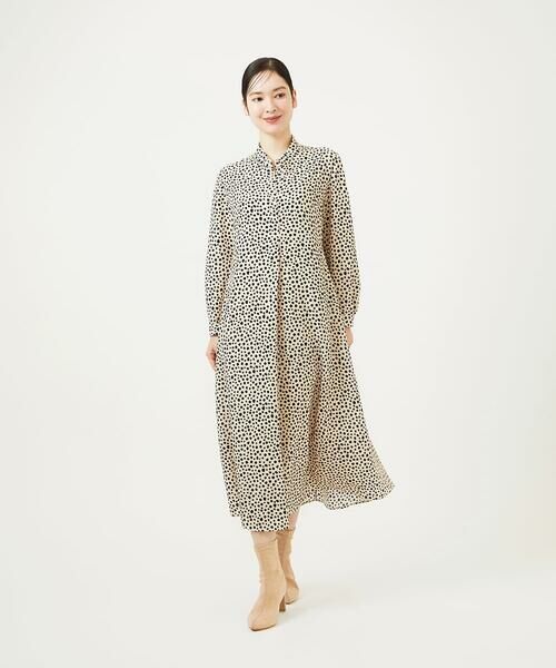 Sybilla / シビラ ロング・マキシ丈ワンピース | ランダムドットプリントドレス（ベージュ×ブラック）
