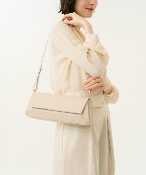 Sybilla / シビラ ショルダーバッグ | ワイドスクエアショルダーバッグ（アイボリー）