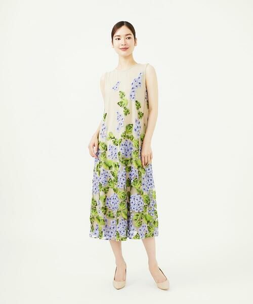 Sybilla / シビラ ドレス | アジサイ刺繍チュールドレス（ベージュ）