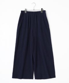 前後ウエストがゴム仕様で、ストレスフリーでお召しいただけるパンツです。<BR>涼し気にサラッとお召しいただけるアイテムで、デイリーシーンでもリゾートシーンでも重宝にお使いいただけます。<BR><BR>＊手洗い可<BR>＊両脇にポケットつき<BR><BR><BR>【生地】<BR>波打つようなシボ感と、さらっとした清涼感のある肌ざわりが特徴の楊柳クレープ素材です。<BR>風通しも良く熱がこもるのを防ぐため、暑い季節にも快適な着心地です。<BR>シワになりにくいのもうれしいポイントです。