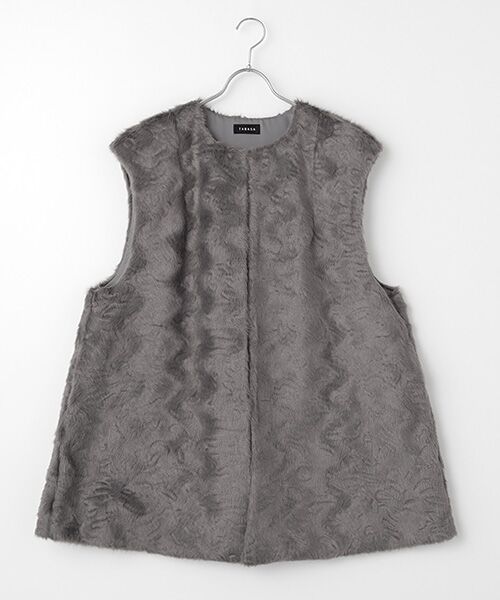 秋のレイヤードスタイルに欠かせない、TABASAの新作ベスト