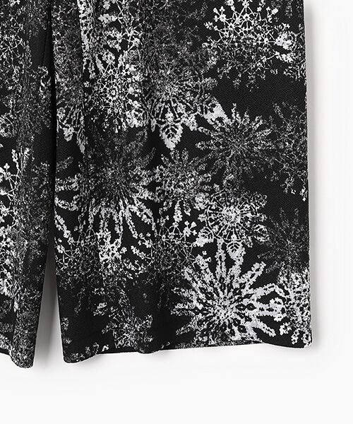 TABASA / タバサ その他パンツ | 梨地 プレ―ディング × スノークリスタル プリント パンツ | 詳細5