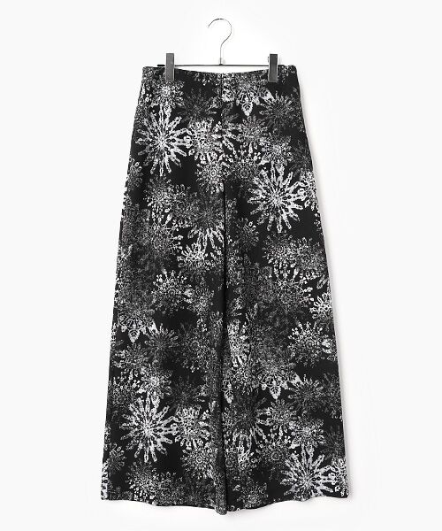 TABASA / タバサ その他パンツ | 梨地 プレ―ディング × スノークリスタル プリント パンツ（クロ系）