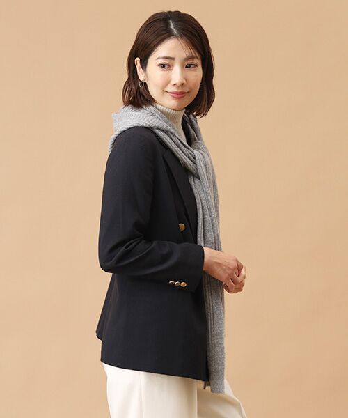 耳や頭が寒い時に大活躍するフード付きマフラー。