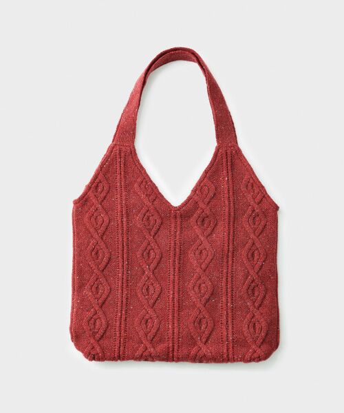 装いに華やぎやモダンな印象をプラス！「RED」のアイテム