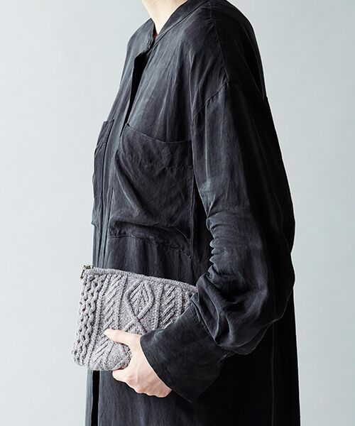 TAKASHIMAYA CASHMERE（再生カシミヤ） / タカシマヤ カシミヤ（サイセイカシミヤ） ポーチ | 再生カシミヤ混マルチフラットポーチミニ | 詳細2