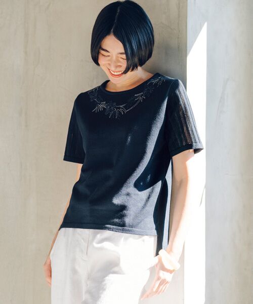 TAKASHIMAYA Style Plus/タカシマヤ スタイル・プリュ 五泉ニット刺しゅう入りプルオーバー 紺 M TAKASHIMAYA Style Plus/タカシマヤ スタイル・プリュ 五泉ニット刺しゅう入りプルオーバー 紺 M