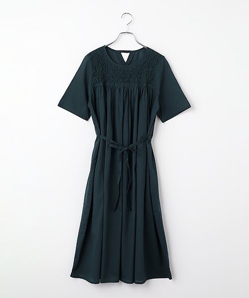 TAKASHIMAYA Style Plus / タカシマヤ スタイル・プリュ ロング・マキシ丈ワンピース | スモッキング刺しゅう入りワンピース<ロング丈> | 詳細3