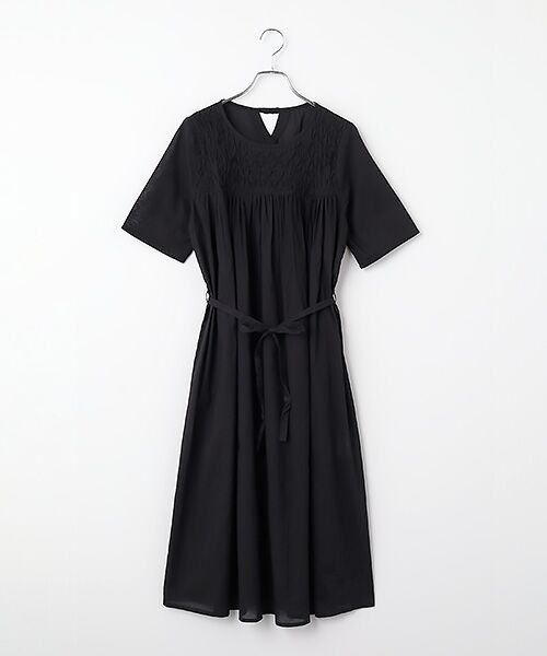 TAKASHIMAYA Style Plus / タカシマヤ スタイル・プリュ ロング・マキシ丈ワンピース | スモッキング刺しゅう入りワンピース<ロング丈> | 詳細9