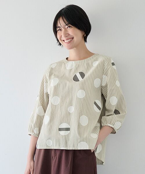 TAKASHIMAYA Style Plus / タカシマヤ スタイル・プリュ シャツ・ブラウス | プリントブラウス（ベージュ系）