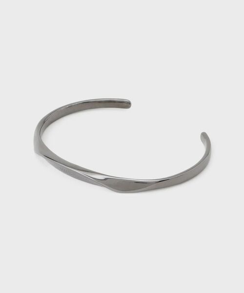 TAKEO KIKUCHI/タケオキクチ 真鍮製アソートバングル ー 洗練された大人のアクセント ブラックシルバー(509) 00 TAKEO KIKUCHI/タケオキクチ 真鍮製アソートバングル ー 洗練された大人のアクセント ブラックシルバー(509) 00