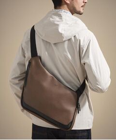 TAKEO KIKUCHI / タケオキクチ ショルダーバッグ | 【ペットボトル、ガジェット収納】エディターズショルダー